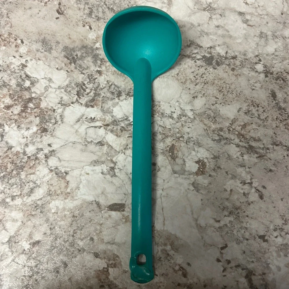 Tupperware Soup Ladle OS Teal Green 3188C-2 Plastic Kitchen Utensil USA